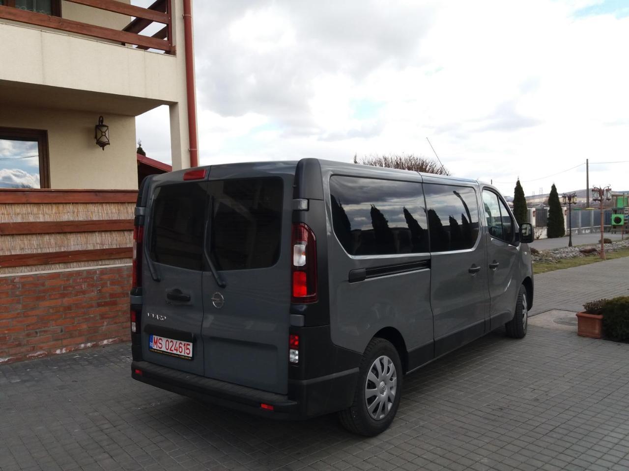 Country Court Bed & Breakfast Curteni Bagian luar foto
